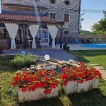 Villa Makale *