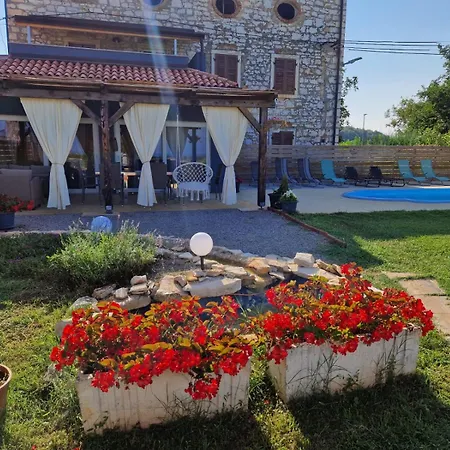 Villa Makale *